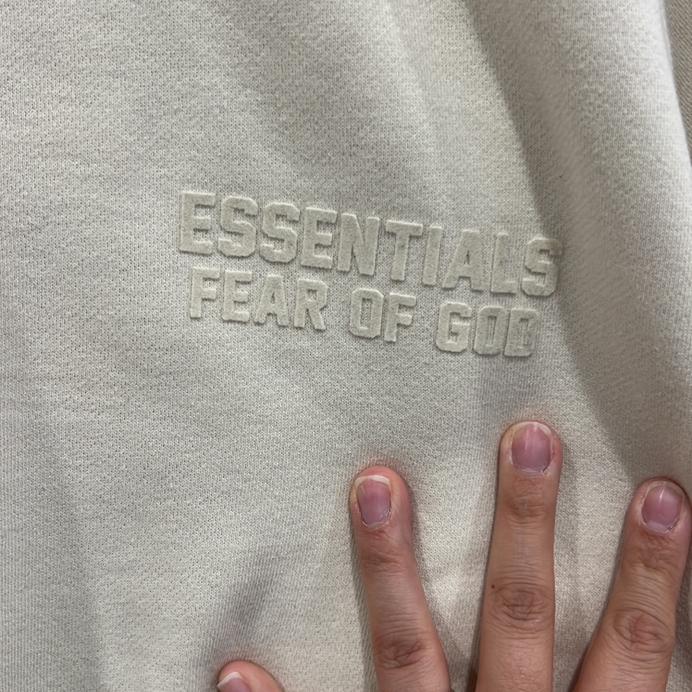 Essentials sweater size Medium - Picture 2 of 6
